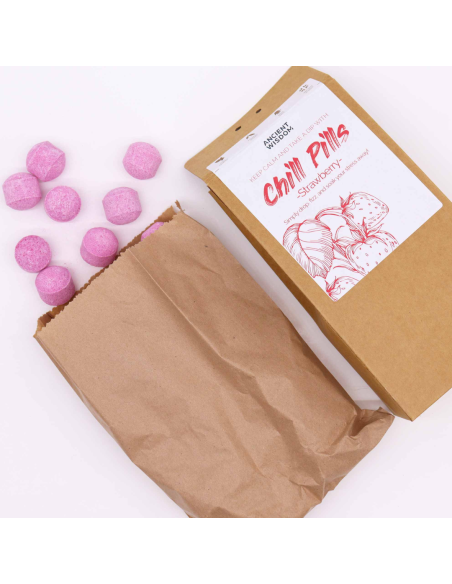 Chill Pills Zestaw Kul Musujących do Kąpieli 350 g - Truskawka